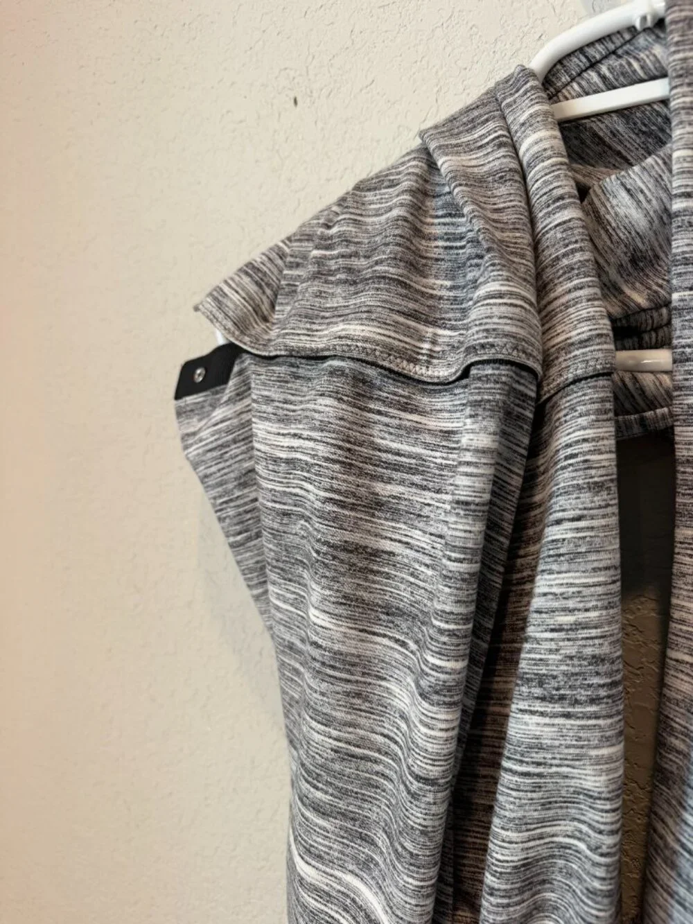 Lululemon Vinyasa Black & White Space Dye Scarf